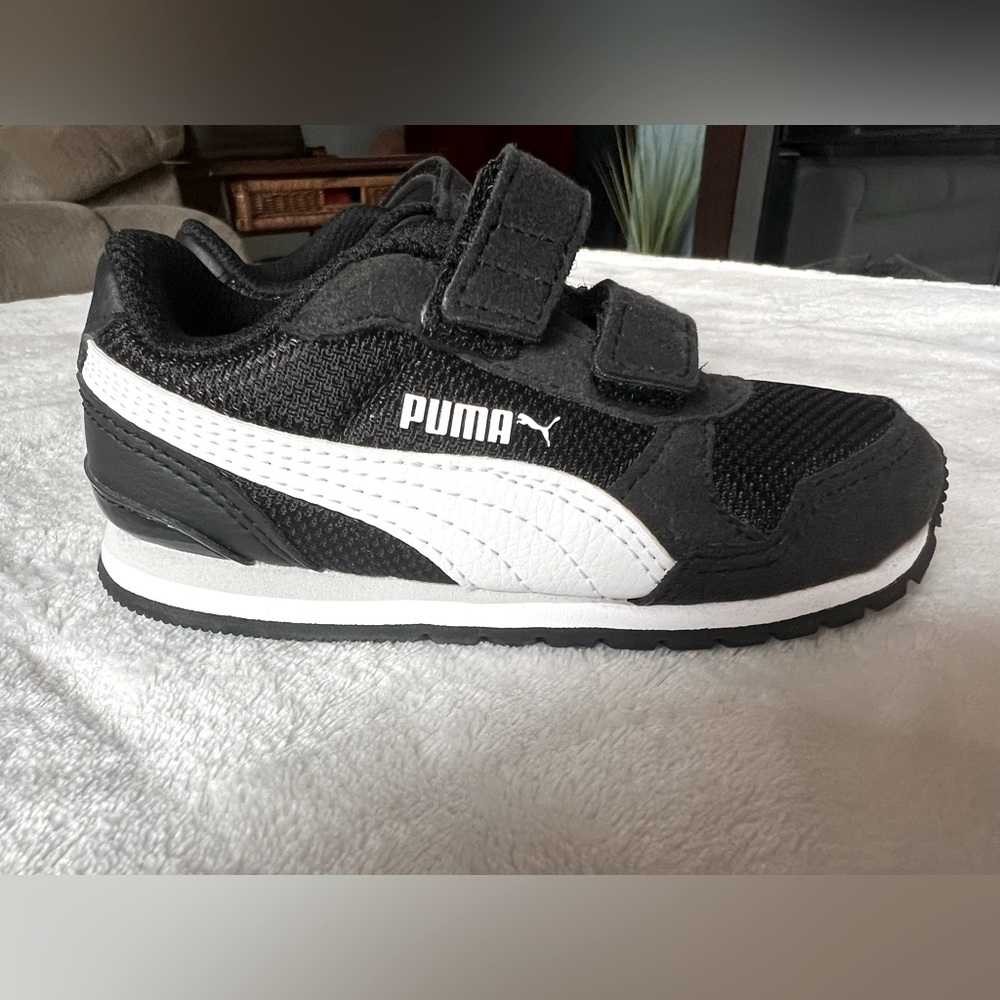 Puma black/white toddler shoes